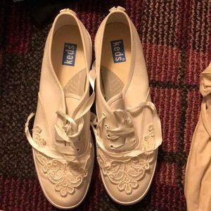 Keds Shoes - White canvas lace decal Keds Keds Shoes - White canvas lace decal Keds